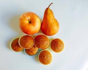 őszi gyümölcsökből készült muffin